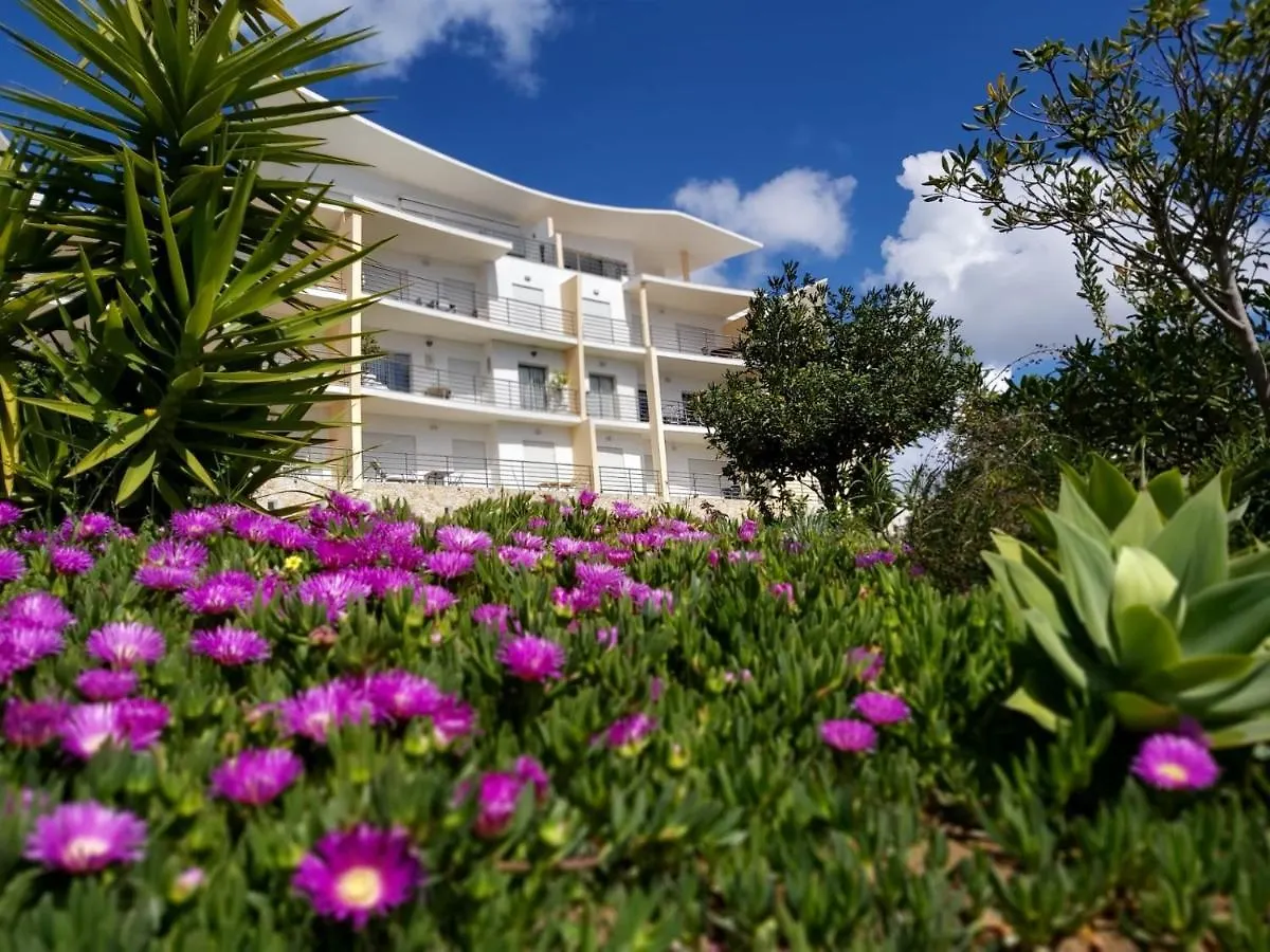 Sunny Apartment With Sea View In Albufeira