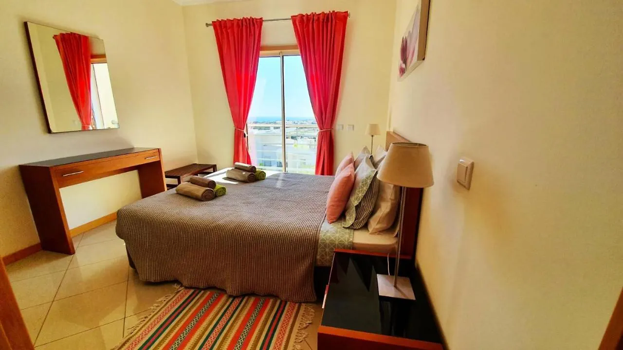 Sunny Apartment With Sea View In Albufeira